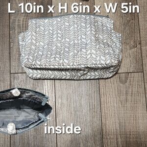 Stylish Gray and White Patterned Clutch